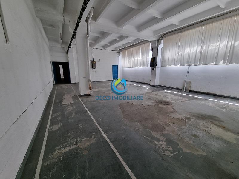 Hala 500 mp, open space cu inaltime de 5 m si 3 intrari, Pta 1 Mai, Clujana