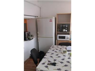 Apartament 3 camere, 95 mp pe doua niveluri cu terasa de 30 mp, Eroilor