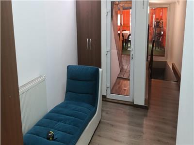 Apartament 3 camere, 95 mp pe doua niveluri cu terasa de 30 mp, Eroilor