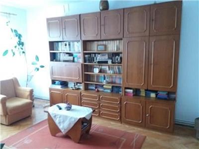 Apartament 3 camere decomandat cu 2 bai , zona Pta Cipariu, Titulescu