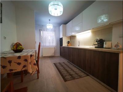 Apartament 4 camere cu 3 balcoane , renovat, Marasti, Mol A. Vlaicu