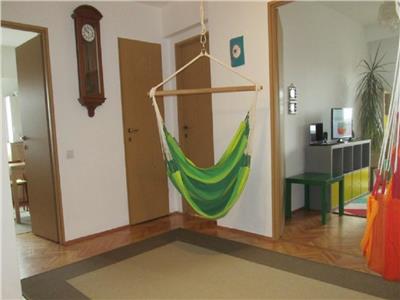 Apartament 3 camere confort sporit, 2 balcoane in Centru, P-ta Cipariu, parcare Primarie