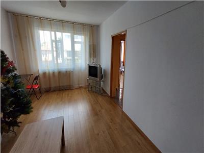 Ap 3 camere 85 mp cu parcare str Republicii, Central
