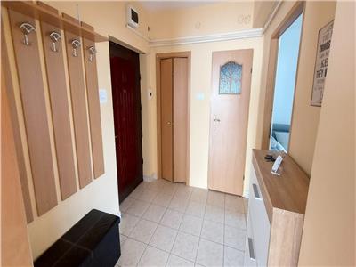 Ap 3 camere 85 mp cu parcare str Republicii, Central