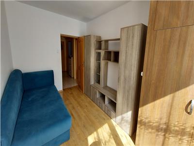 Ap 3 camere 85 mp cu parcare str Republicii, Central