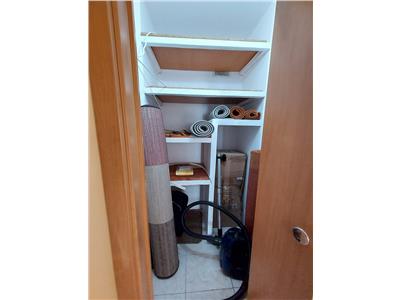 Ap 3 camere 85 mp cu parcare str Republicii, Central