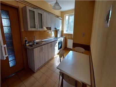 Ap 3 camere 85 mp cu parcare str Republicii, Central