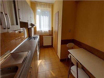 Ap 3 camere 85 mp cu parcare str Republicii, Central