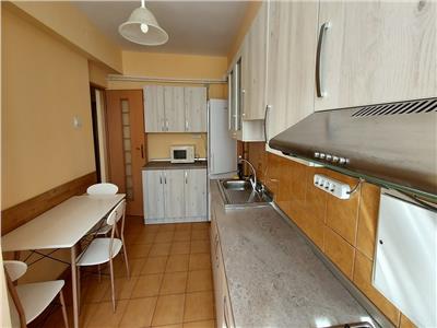 Ap 3 camere 85 mp cu parcare str Republicii, Central