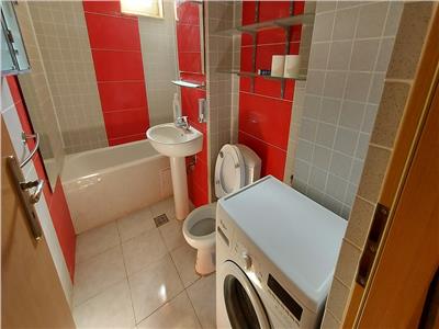 Ap 3 camere 85 mp cu parcare str Republicii, Central