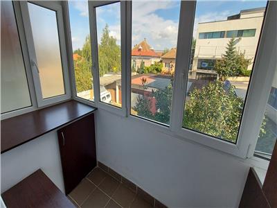 Ap 3 camere 85 mp cu parcare str Republicii, Central