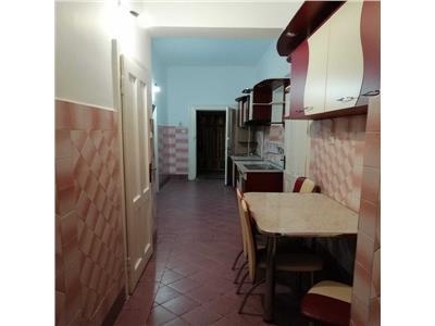 Apartament 2 camere confort sporit pe strada Horea, zona Ambulanta