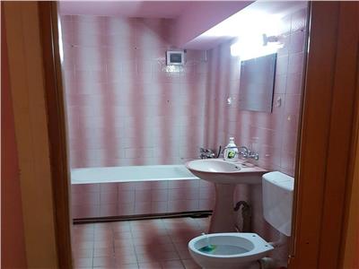 Apartament 2 camere cu parcare in zona Garii