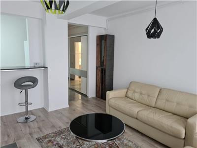 Apartament 2 camere cu garaj, modern, prima inchiriere, Central, Pta Abator