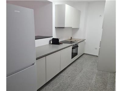 Apartament 2 camere cu garaj, modern, prima inchiriere, Central, Pta Abator