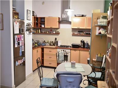 Apartament 4 camere zona Sala Sporturilor