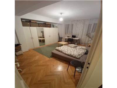 Apartament 3 camere decomandat cu garaj, Centru, Pta M. Viteazu