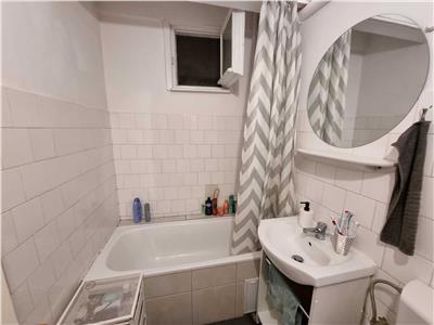 Apartament 3 camere decomandat cu garaj, Centru, Pta M. Viteazu