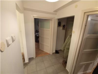 Apartament 3 camere decomandat cu garaj, Centru, Pta M. Viteazu