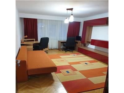 Apartament 2 camere zugravit nou si parcare Iulius Mall, str. Oltului