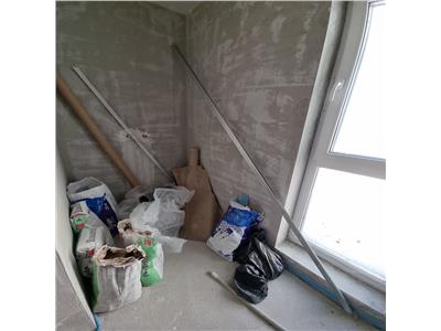 Apartament 4 camere cu terasa de 37 mp, zona Vivo