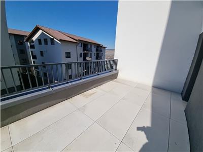 Apartament 4 camere cu terasa de 37 mp, zona Vivo