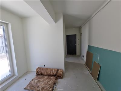 Apartament 4 camere cu terasa de 37 mp, zona Vivo