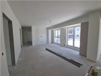 Apartament 4 camere cu terasa de 37 mp, zona Vivo