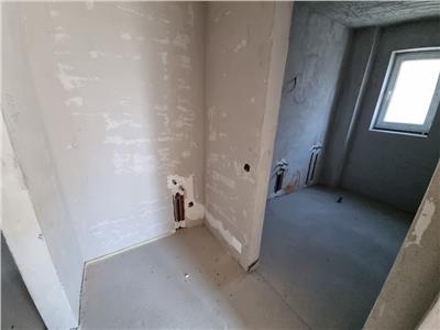 Apartament 3 camere 88 mp cu 2 balcoane, zona Vivo