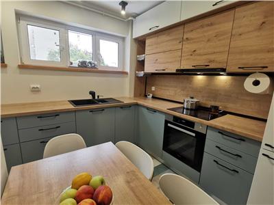 Apartament 4 camere finisat , zona Pod Calvaria