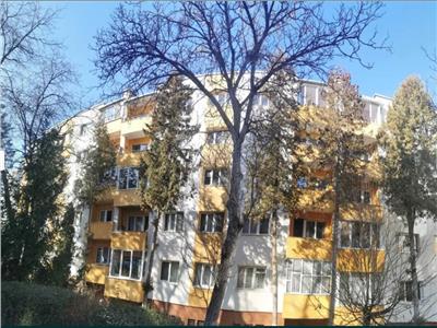 Apartament 4 camere finisat , zona Pod Calvaria