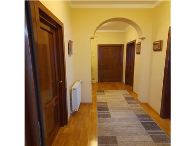Apartament cu 4 camere zona Serv. Pasapoarte
