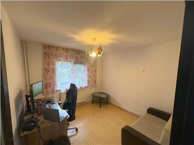 Apartament 2 camere decomadat, Manastur. Lic. E. Pora