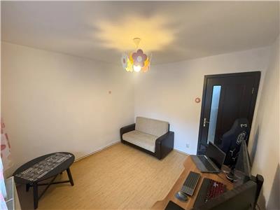 Apartament 2 camere decomadat, Manastur. Lic. E. Pora