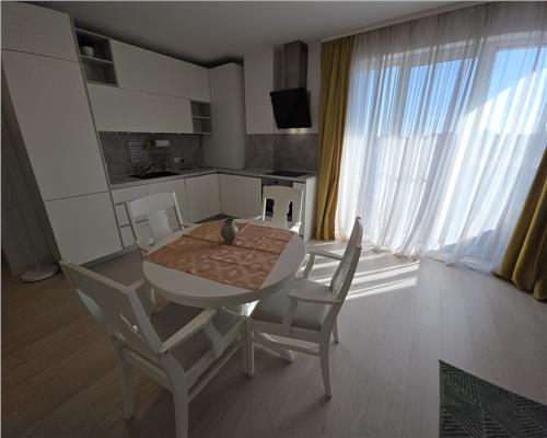 Apartament 2 camere cu parcare, bloc nou, Central
