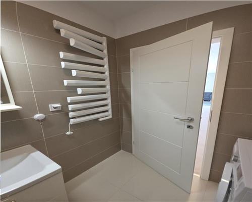 Apartament 2 camere cu parcare, bloc nou, Central