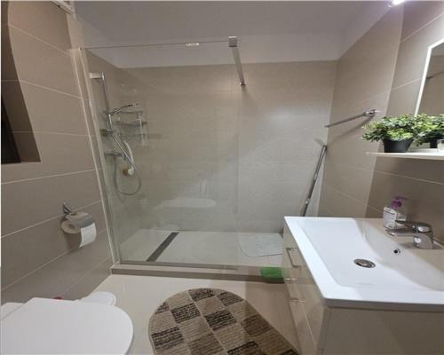 Apartament 2 camere cu parcare, bloc nou, Central