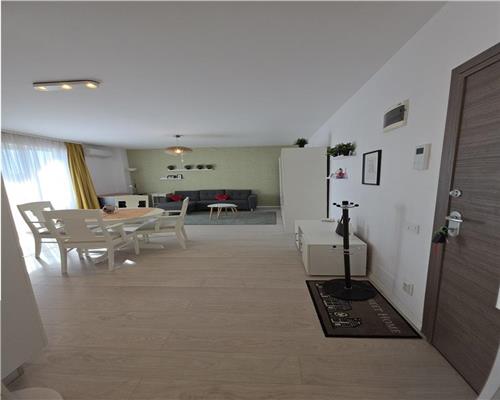 Apartament 2 camere cu parcare, bloc nou, Central