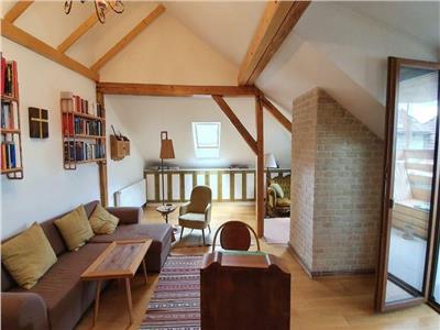 Apartament cu 4 camere, mansarda, garaj si parcare in A. Muresanu