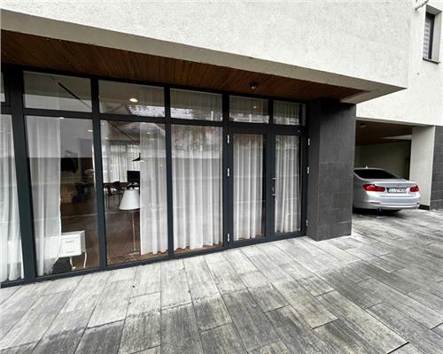 Spatiu comercial 124 mp, vitrina la strada s parcare