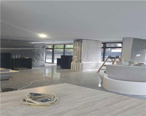 Spatiu comercial 124 mp, vitrina la strada s parcare