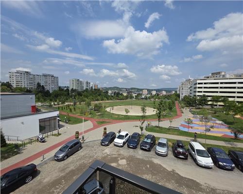Apartament cu 3 camere lux zona La Terenuri