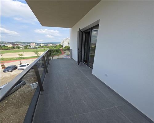 Apartament cu 3 camere lux zona La Terenuri