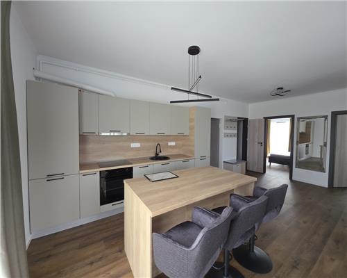 Apartament cu 3 camere lux zona La Terenuri