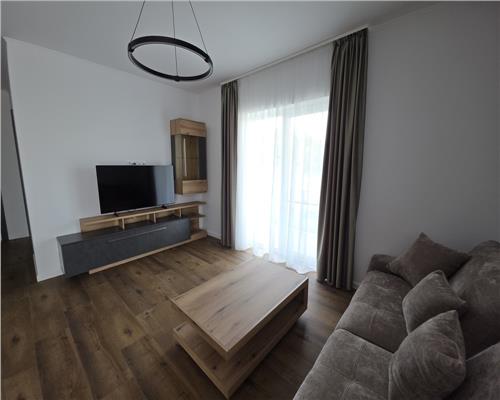 Apartament cu 3 camere lux zona La Terenuri