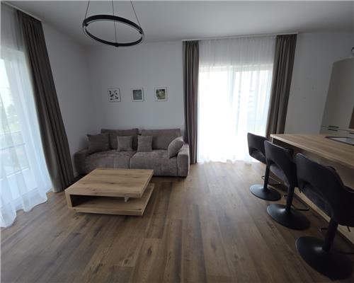 Apartament cu 3 camere lux zona La Terenuri