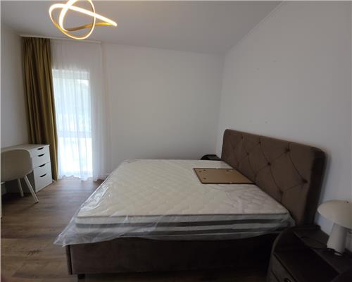 Apartament cu 3 camere lux zona La Terenuri