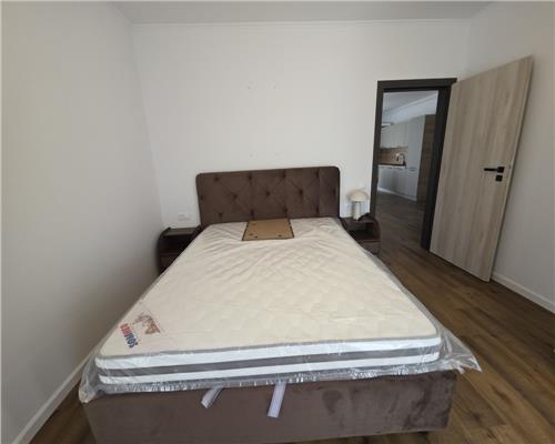 Apartament cu 3 camere lux zona La Terenuri
