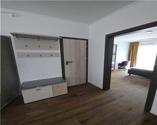 Apartament cu 3 camere lux zona La Terenuri
