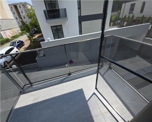 Apartament cu 3 camere lux zona La Terenuri